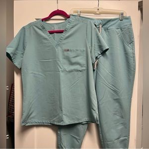 FIGS Seaglass Scrub Set